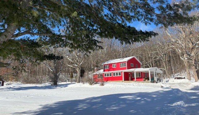 Hannah's Birch Farm 10 Min to Gore Ski Mt. in Johnsburg