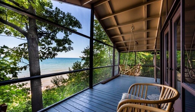 HARBERT PRIVATE LAKEFRONT HOME WITH PRIVATE HOT TUB! in Harbert