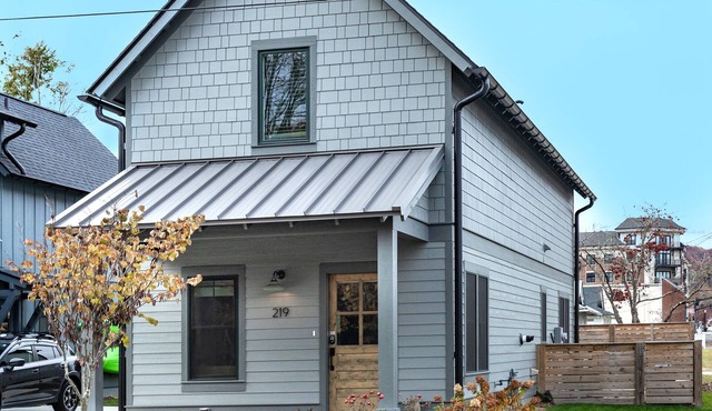 Heart of Brevard Hideaway - Walk/Bike to Downtown! in Brevard