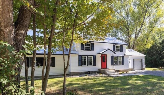 High Street Hideaway in Athol