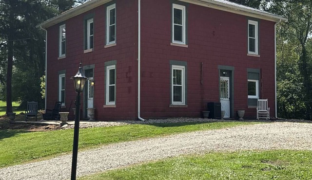 Historic Tyner Trianstation! 4-bedroom with AC in charming Salt Fork in Cambridge