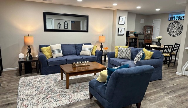 Home away from home with WiFi and AC in delightful Parkville in Parkville