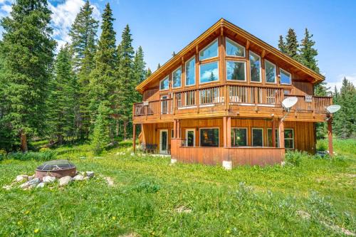 Hot Tub & Mtn Views Pristine Breckenridge Home! in Breckenridge