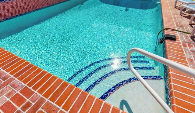 Huge 6-BDR Villa with Pool in North Las Vegas