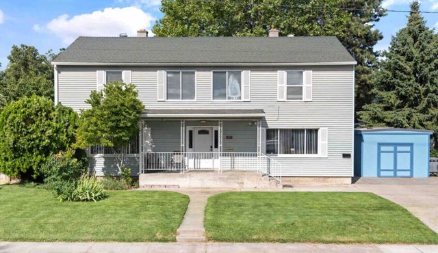 HUGE 6-bedroom home in Central Richland in Richland