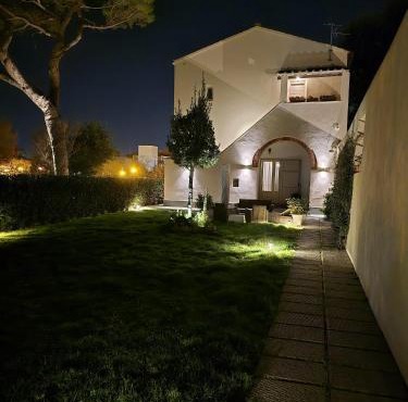 La Villa apartments Tinaia - Excellent for Sardegna & Corsica - 6-8 beds - Private parking included with camera in Livorno