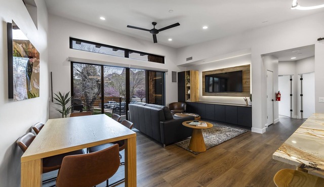 LaFave-Luxury Villa at Zion: Pine Creek in Springdale