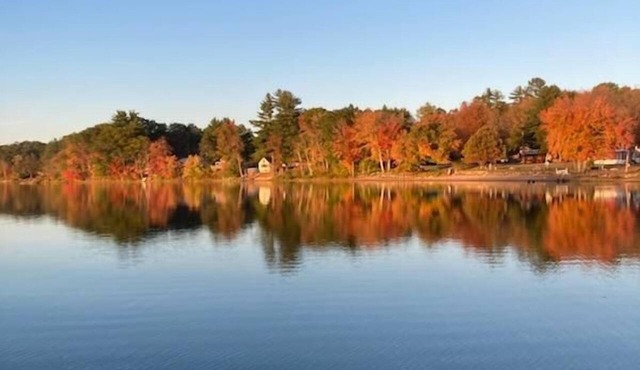 Lake and Leaf-Peeping Retreat in Belmont