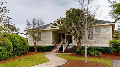 Lake Views, 2BR, 2BA, Lakeside Villa in Pawleys Island