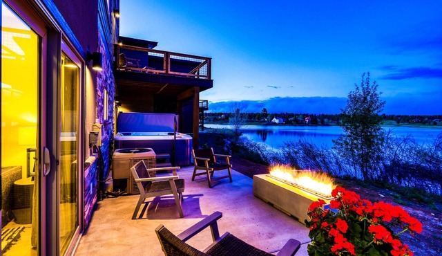 Lakefront, Hot Tub, Fire Pit, 2 Master Suites, Mountain View, 5 Min to Downtown in Pagosa Springs