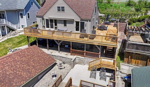 Lakeview Lagoon - Pet Friendly - 3 Decks in Burlington