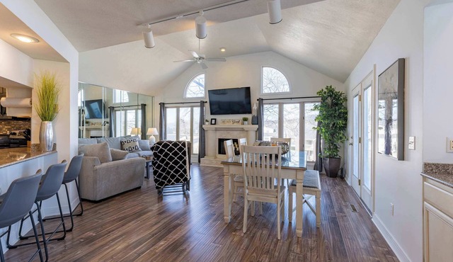 Large 3 BR/2.5BTH Villa in Branson