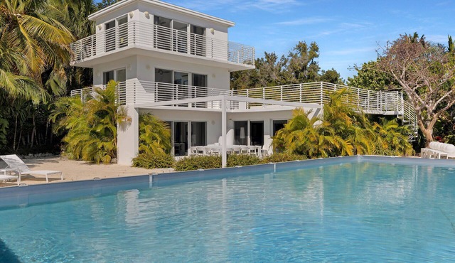 Largo Manor in Key Largo