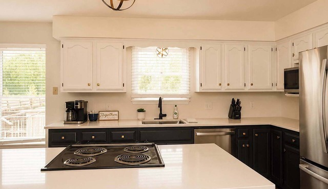 Lark Meadow Retreat – Sleeps 10! in Mason