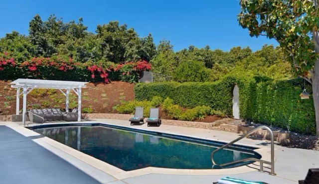 Lilac Country Villa on 20 Acre Avocado FARM Stay in Escondido
