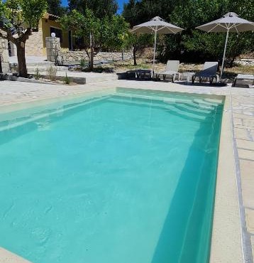 Lithines Villa - heated pool in Dhafnés