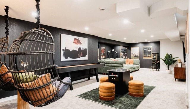 LUX Home | HotTub, Movie Room, Firepit, 15m to DEN in Jefferson County