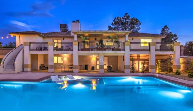༄ Lux Pool Villa-Spa, Sauna, Billiards, Games in Henderson