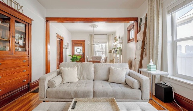 Lux Sunnyside 2B/2B Loaded w Creature Comforts in Denver