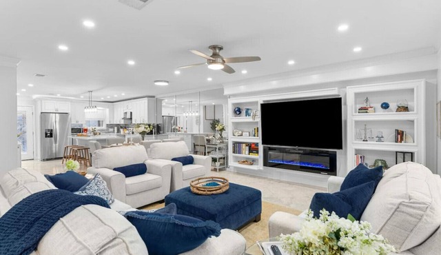Luxurious Townhome/Beach Access/11 Pools in Panama City