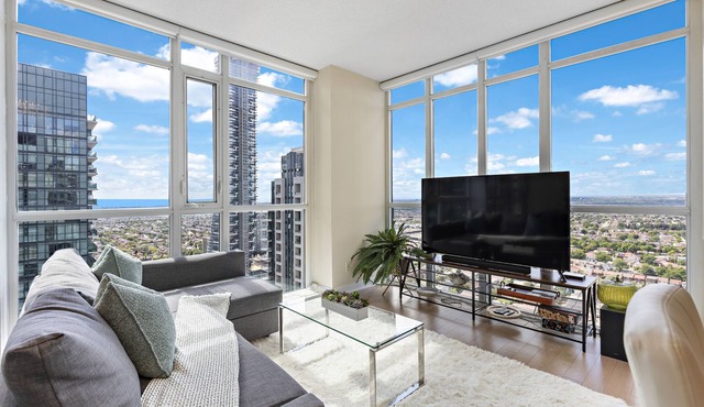 Luxury 2.5 Bedroom 2 Bathroom 1 Parking Spot Near SQ1 Condo Breathtaking Views! in Mississauga