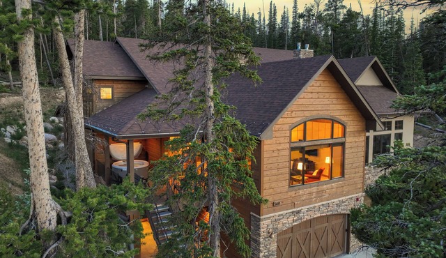 Luxury 4,200 sq ft duplex perched above Breckenridge overlooking the 10-mile range! in Breckenridge