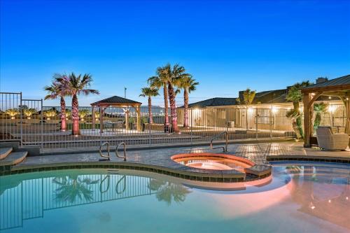 Luxury 5BR Retreat Pool Hot Tub Gym 7000sqf in Las Vegas