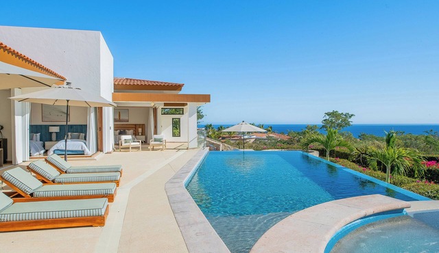 Luxury Golf Villa w/Infinity Pool, Hot Tub, Golf Cart & Ocean Views Cabo in San José del Cabo