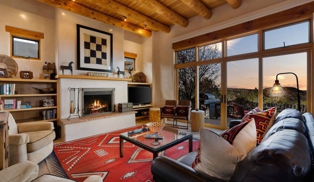 Luxury Home, Pool, Sweeping Views in Santa Fe