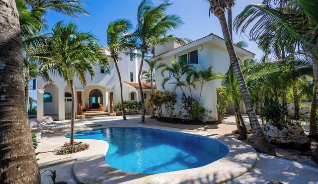 Luxury oceanfront 4-bedroom villa in Tulum w/private chef, sleeps 12 in TULUM
