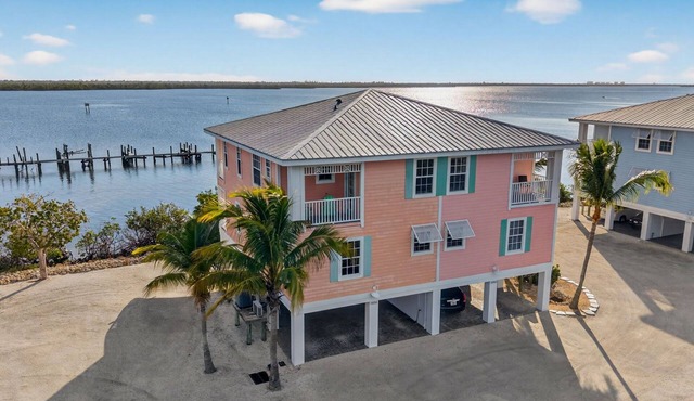 Luxury Oceanfront Island Oasis - Fish, Kayak, Paddleboard - Old Forida Charm in Matlacha
