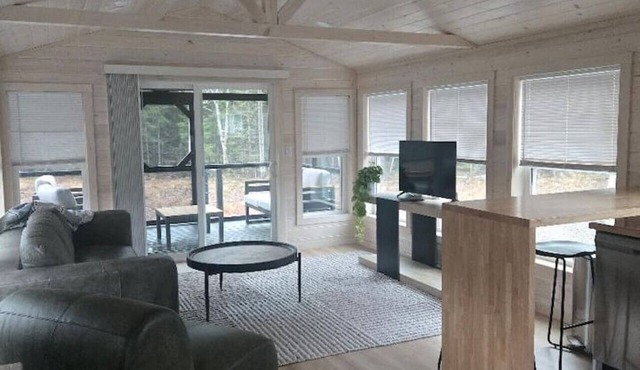 Lynx Cabin in Pittsburg