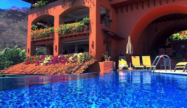 Magnificent Views, Sleeps 2-6 Just Reduced Rates in Zihuatanejo