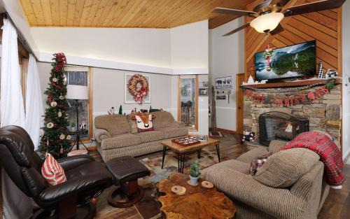 Majestic Getaway 1427 in Gatlinburg