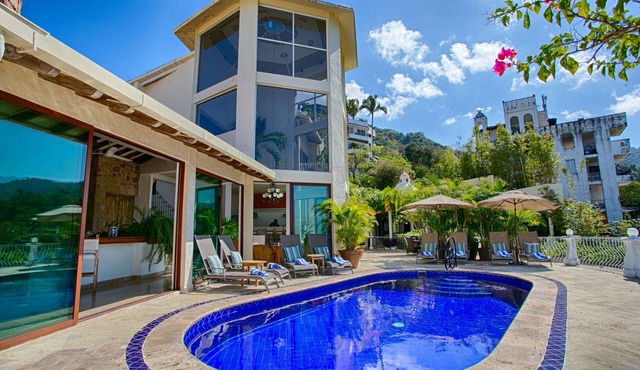 MEJOR PUESTA DEL SOL VILLA PRIVADA CON PISCINA JACUZZI Y PERSONAL AVENTURA in Conchas Chinas