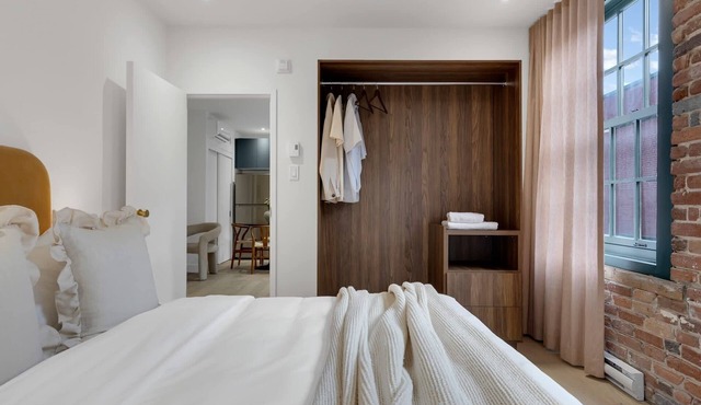 Mercer-1 Bedroom+Sofa Bed-Free parking in Montréal