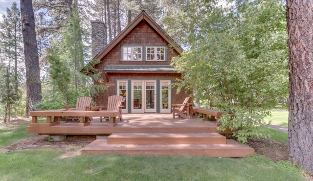 Metolius River Resort Cabin 11 - Luxurious cabin on the Metolius River w/ in Camp Sherman