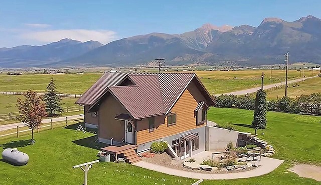 Mission Mountain Escape | Scenic 3BR Retreat in Saint Ignatius