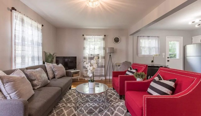 Modern & Cozy Cape | 4 Bedroom House | Central Location in Manchester