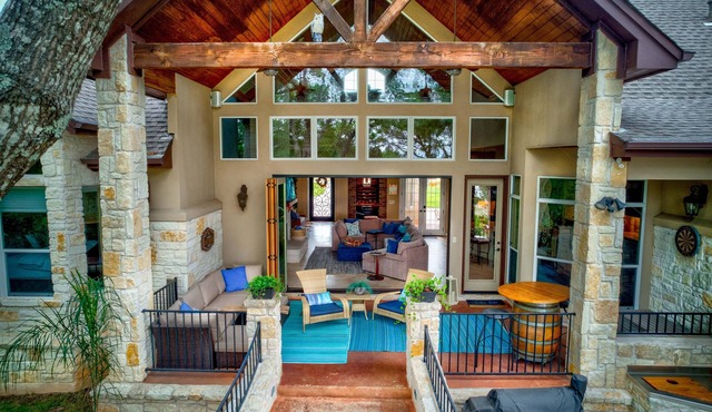 Modern Mediterranean Villa w/Luxe Amenities/King Bed/Handicap Accessible in Lago Vista