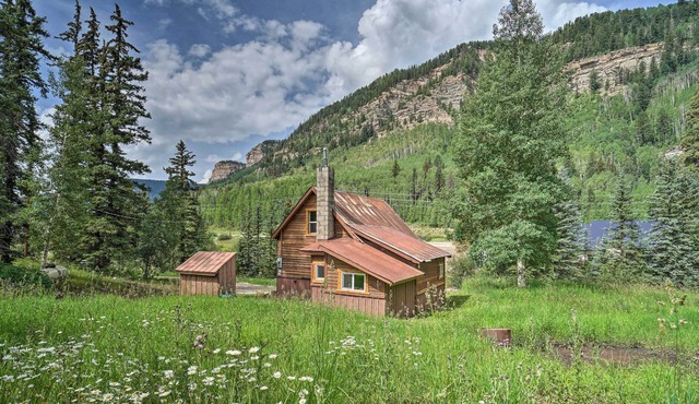 Modern Mtn Cabin ~ 1 Mi to Purgatory Ski Resort! in Durango