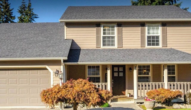 Modern Self check-inLarge Fenced Yard A/C Close to Everything Quiet Neighborhood in Olympia