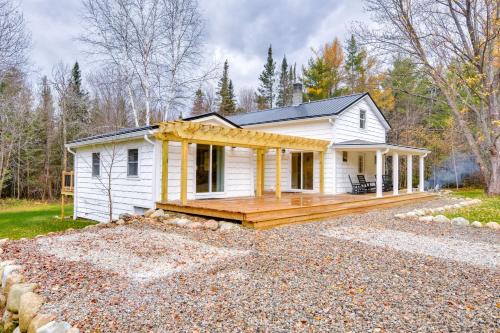 Modern Stark Home w/Game Room, Grill & Fire Pit in Stark