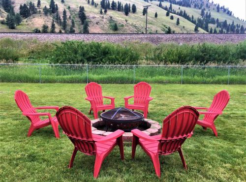 Mountain Views from the Hot Tub in Missoula