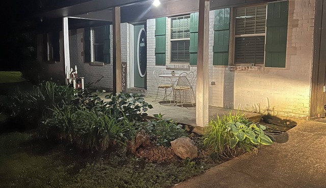Mud Turtle 🐢 home Dogs stay FREE Large fenced yard! Nestled on 12 wooded acres. in Dennis