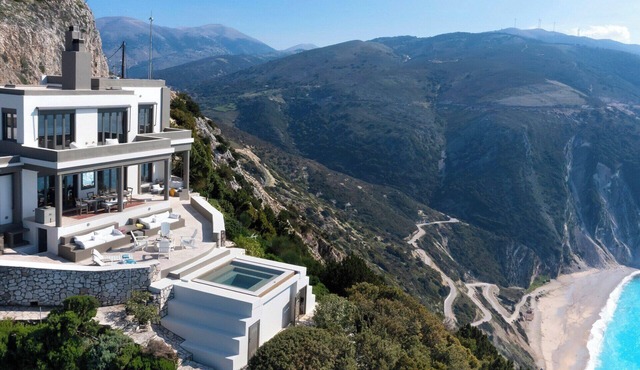 Mythos - Three Bedroom Villa, Sleeps 6 in Ionian Islands