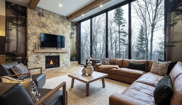 NEW! Chalet Forena | 4 Bedrooms | Hot Tub, Garage, Firepit & Private Secluded Chalet in La Conception