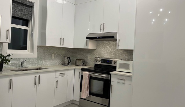NEW Cozy Modern 1BR Suite in Guilford North Surrey in Surrey