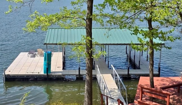 New Dock, Kayaks, Lake Sunsets, Hot Tub in Creal Springs