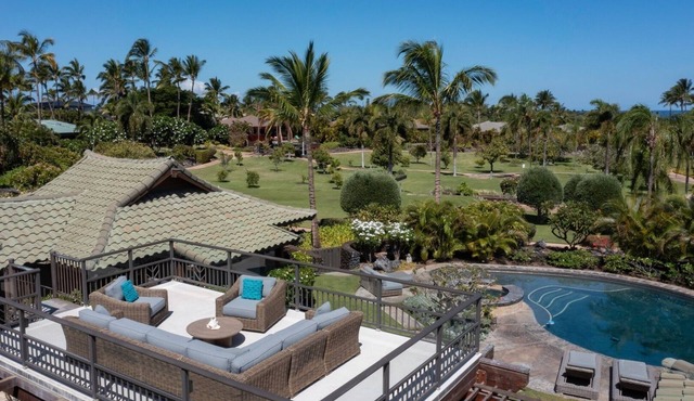 New Listing! 2 Adjacent Luxury Homes, Sleeps 16, Walk to Beach! in Kamuela